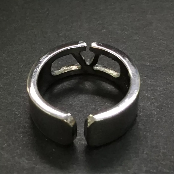 AUTH VALENTINO V Logo Ring Silver Sz 52/6 - Picture 8 of 8